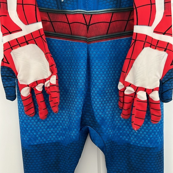 🕷️SPIDERMAN 1 PIECE COSTUME. Length should to toe 55” inseam to toe 29” pit 16” - Picture 8 of 8